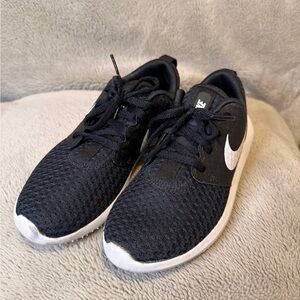 Nike Golf Roche Black Mesh Sneakers with White Accents